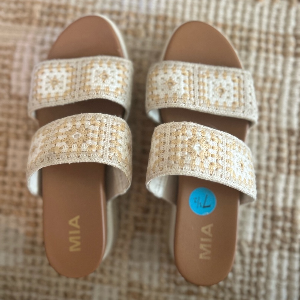 MIA Women's Tan and Cream Sandals